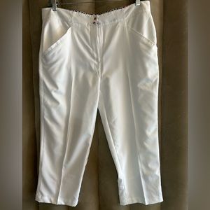 Maggie Lane White Capri Pants Size 14